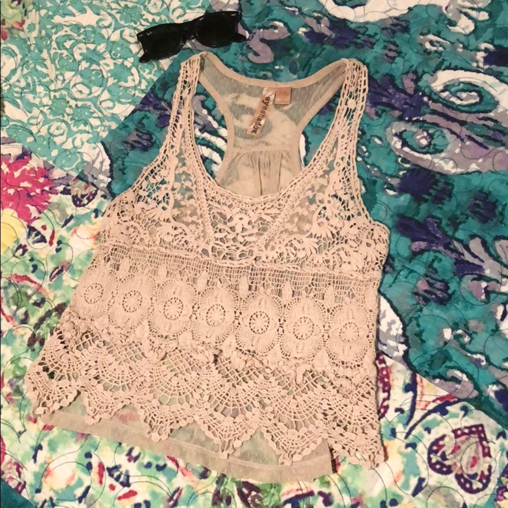 Lace tank. Eyeshadow size small. Cream color.